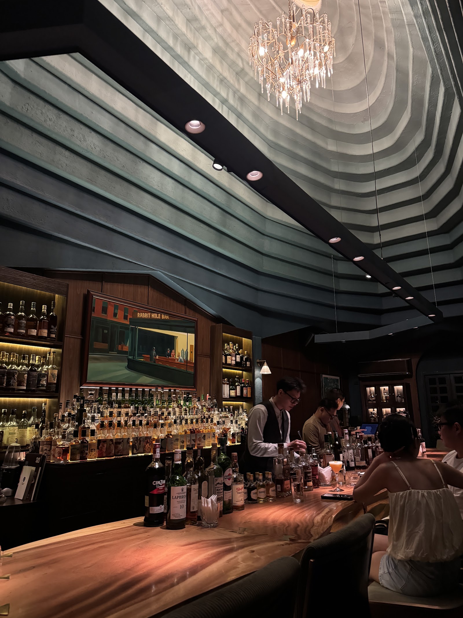 Bên trong Angels' Share — phòng whisky