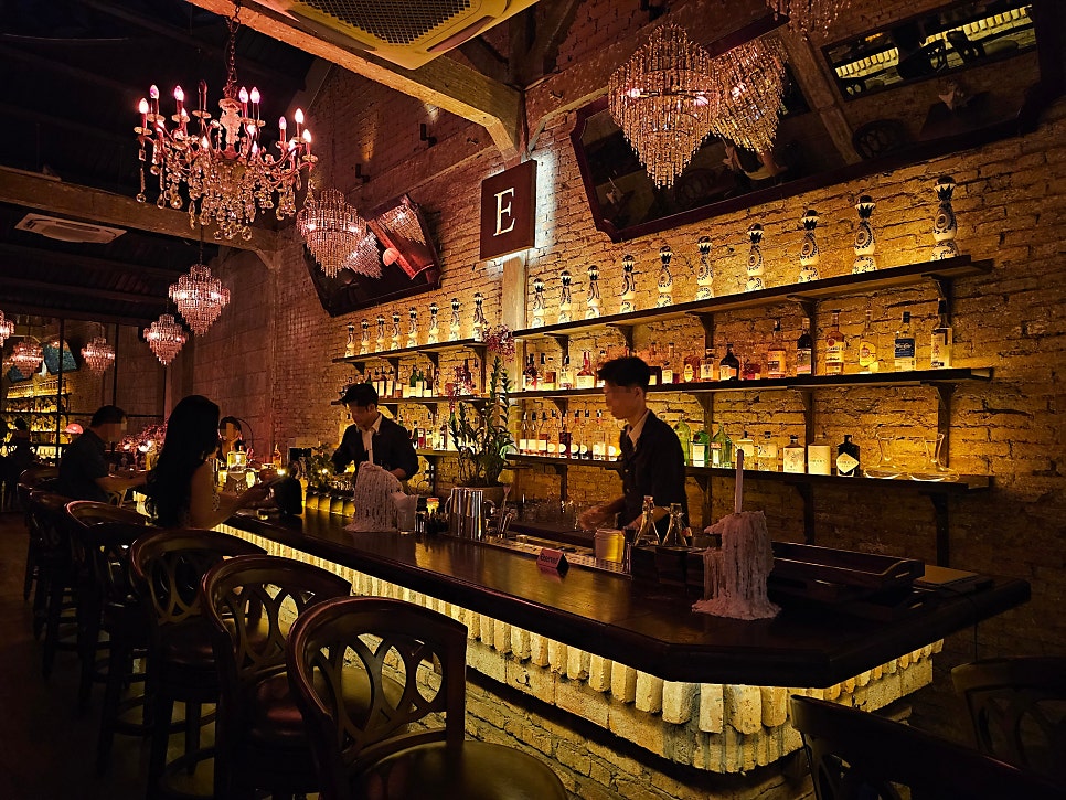 The bar counter at Ellington
