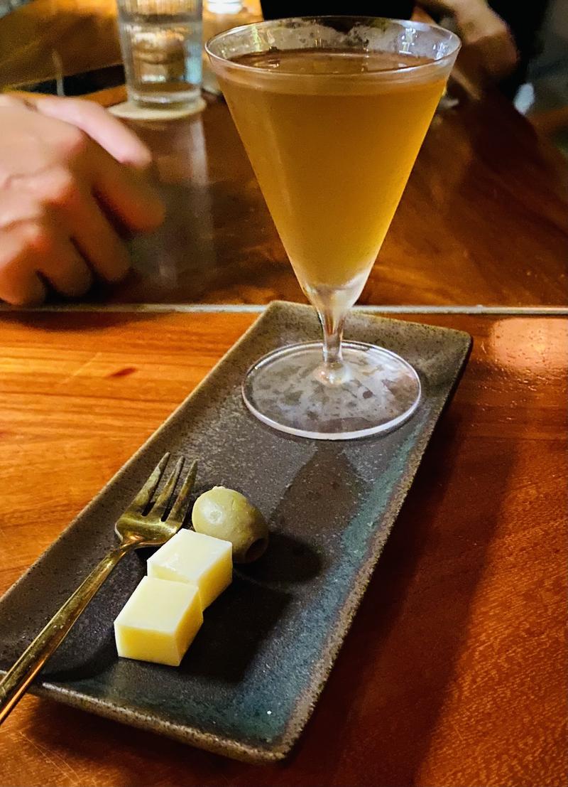 칵테일 한 잔 — 419.Cocktails & Cine Bar