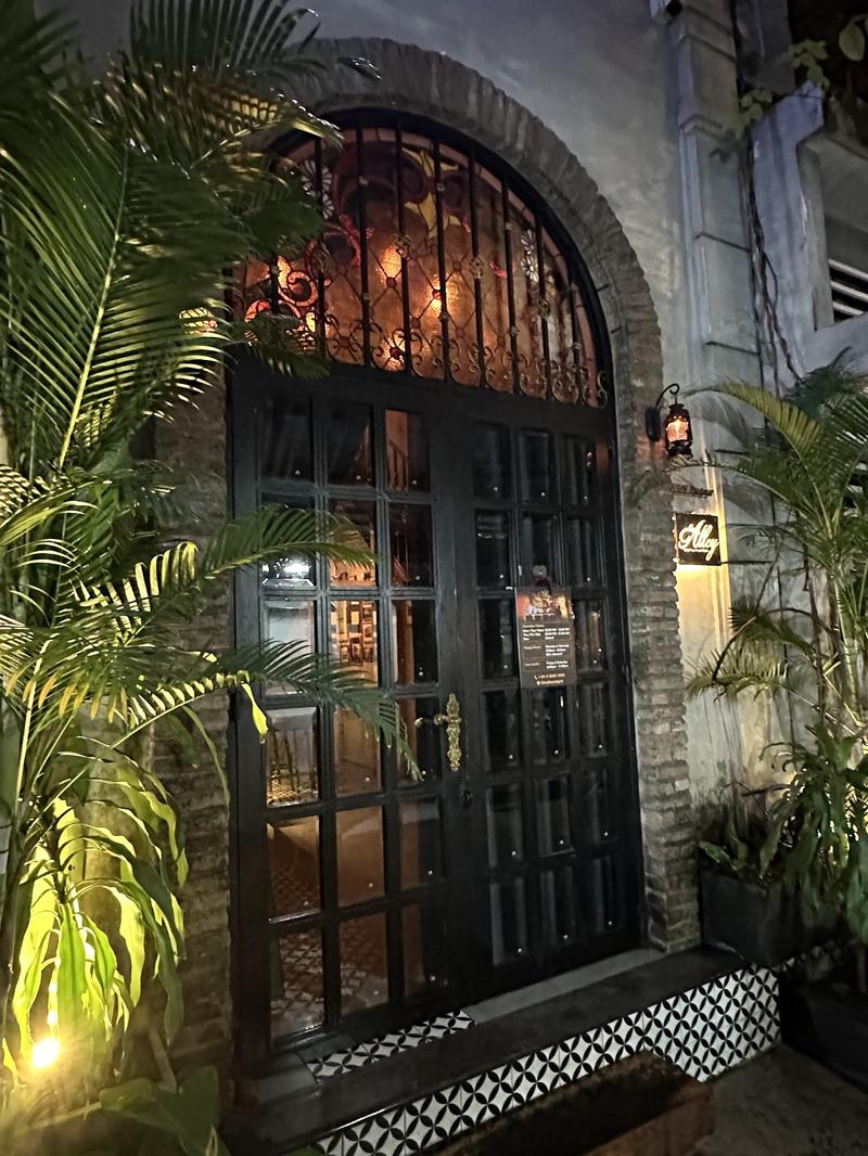 The Alley entrance — down the Pasteur alley